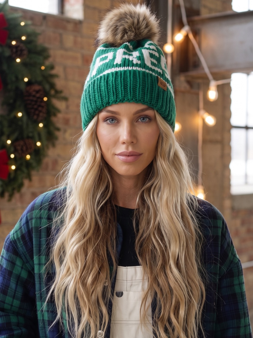 NWT Panache Apres Chunky Knit Pom Pom Beanie Winter Ski Hat Cap Green